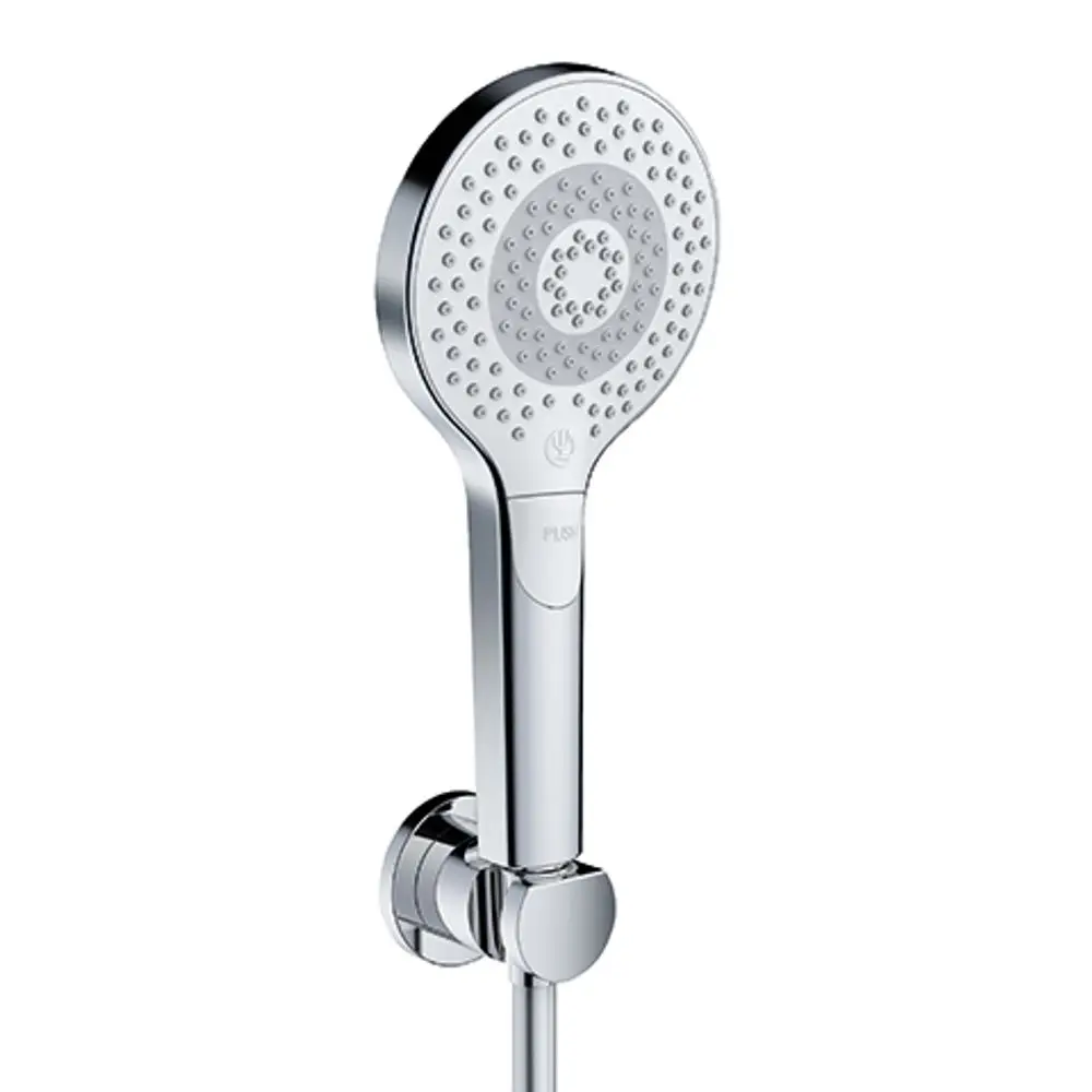 Kludi Duschkopf in Chrom-Finish, oval mit abgerundeten Kanten und mehreren Düsen für Wasserstrahl, montiert an einer Wandhalterung.